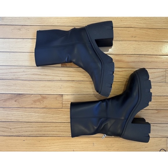 Miu Miu Black Leather Platform Chunky Heel Zip Boots Size 39 US 9 Made in Italy